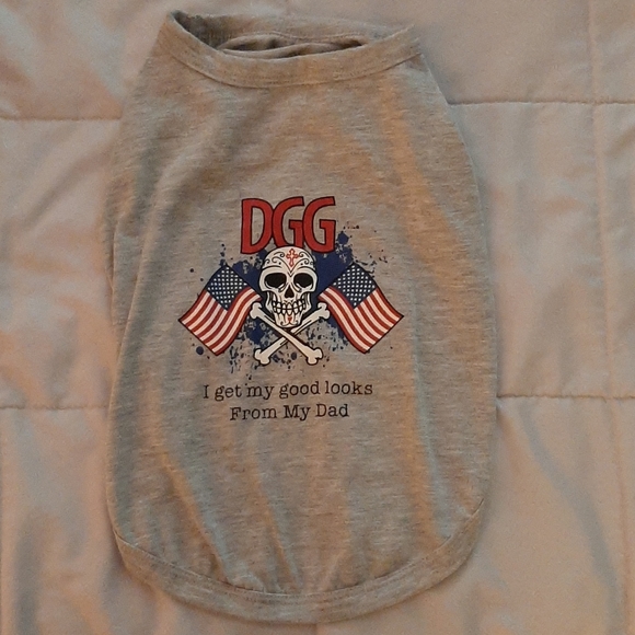 Bundle of m/s dog shirts + free small snuggie - Picture 6 of 8